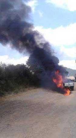Incendian unidad que robaba combustible en Tlahuapan