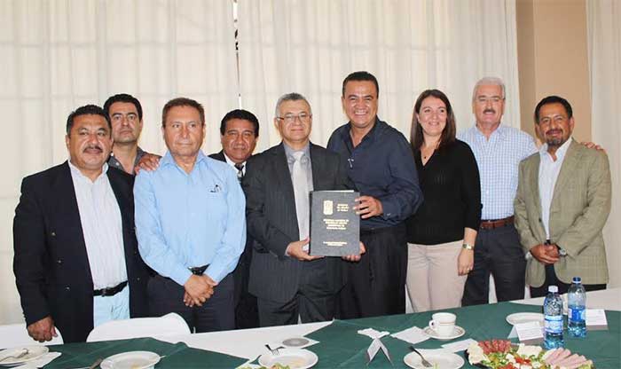 Entrega SDRSOT plan de desarrollo urbano a Tehuacán