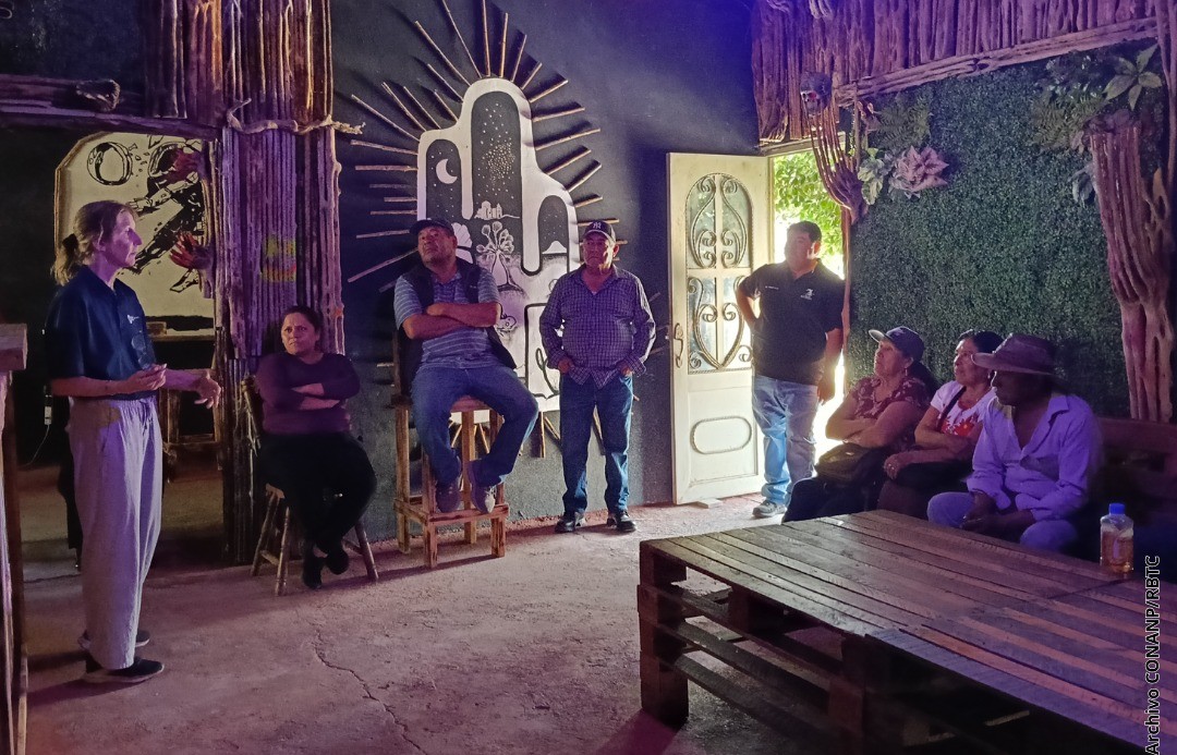 Presentan plan de mercadotecnia a salineros de Zapotitlán Salinas