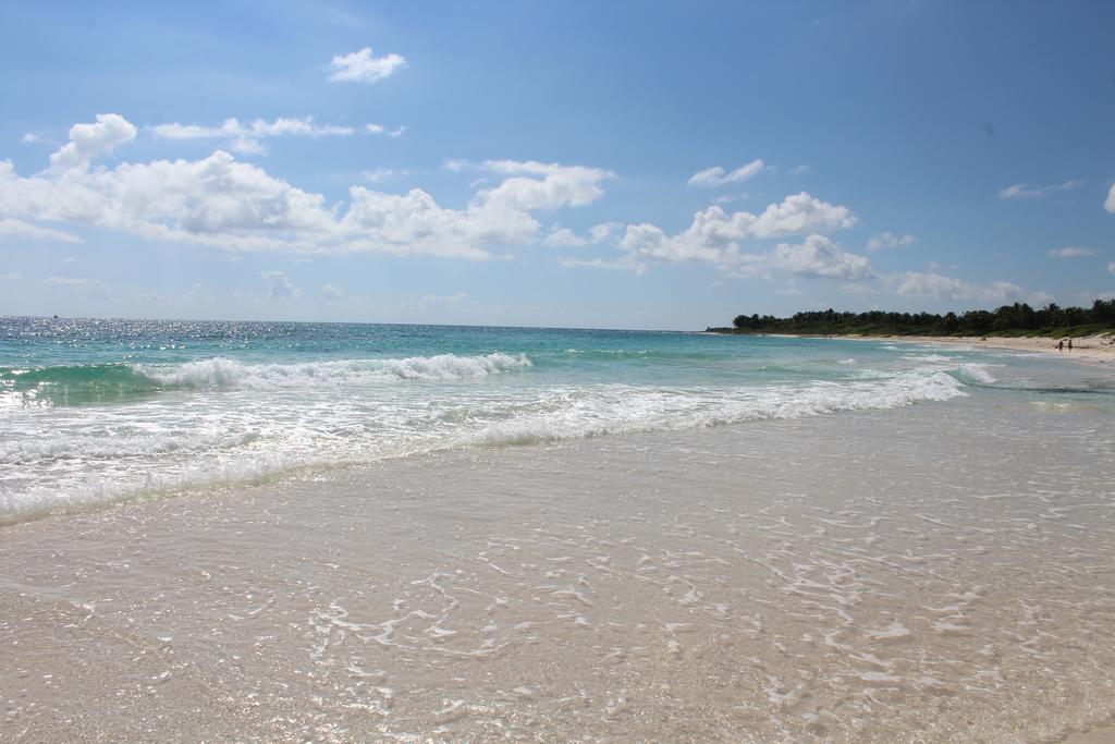Hallan siete cuerpos en playa de Oaxaca, serían de migrantes