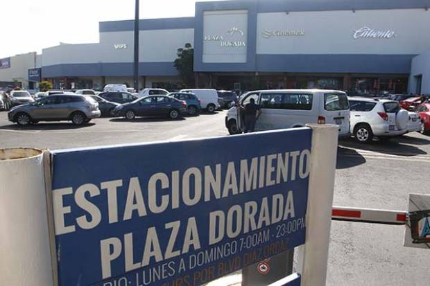 Colombianos amedrentan a comerciantes de Plaza Dorada