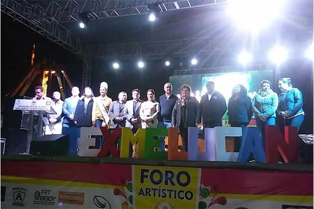 Pobladores dejan solo a Rafael Núñez en la inauguración de la Feria de Texmelucan