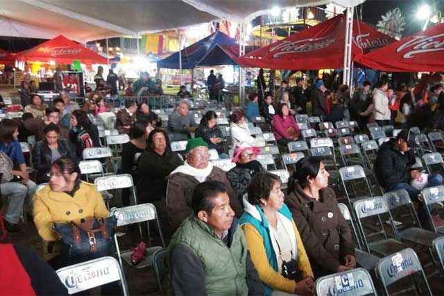 Pobladores dejan solo a Rafael Núñez en la inauguración de la Feria de Texmelucan