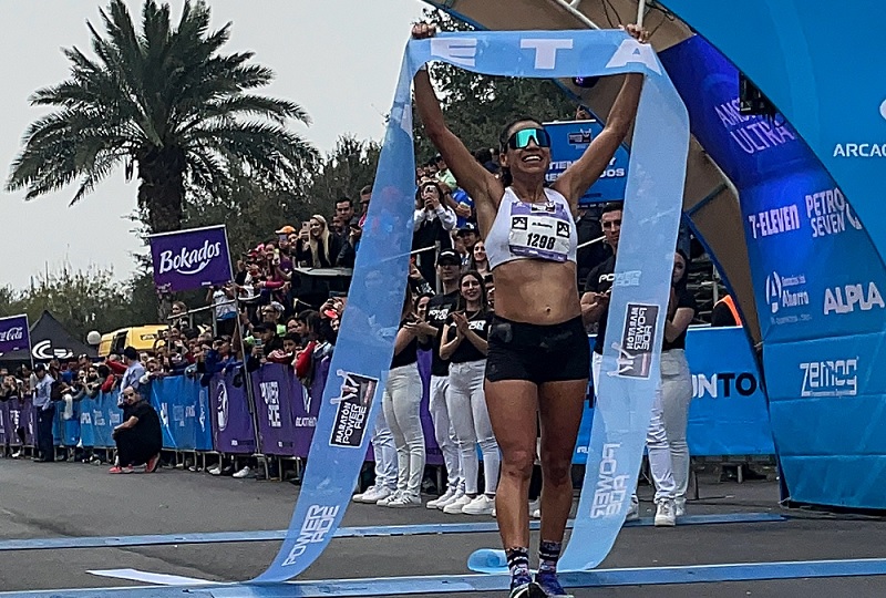 La poblana Alejandra Rodríguez gana el maratón de Monterrey