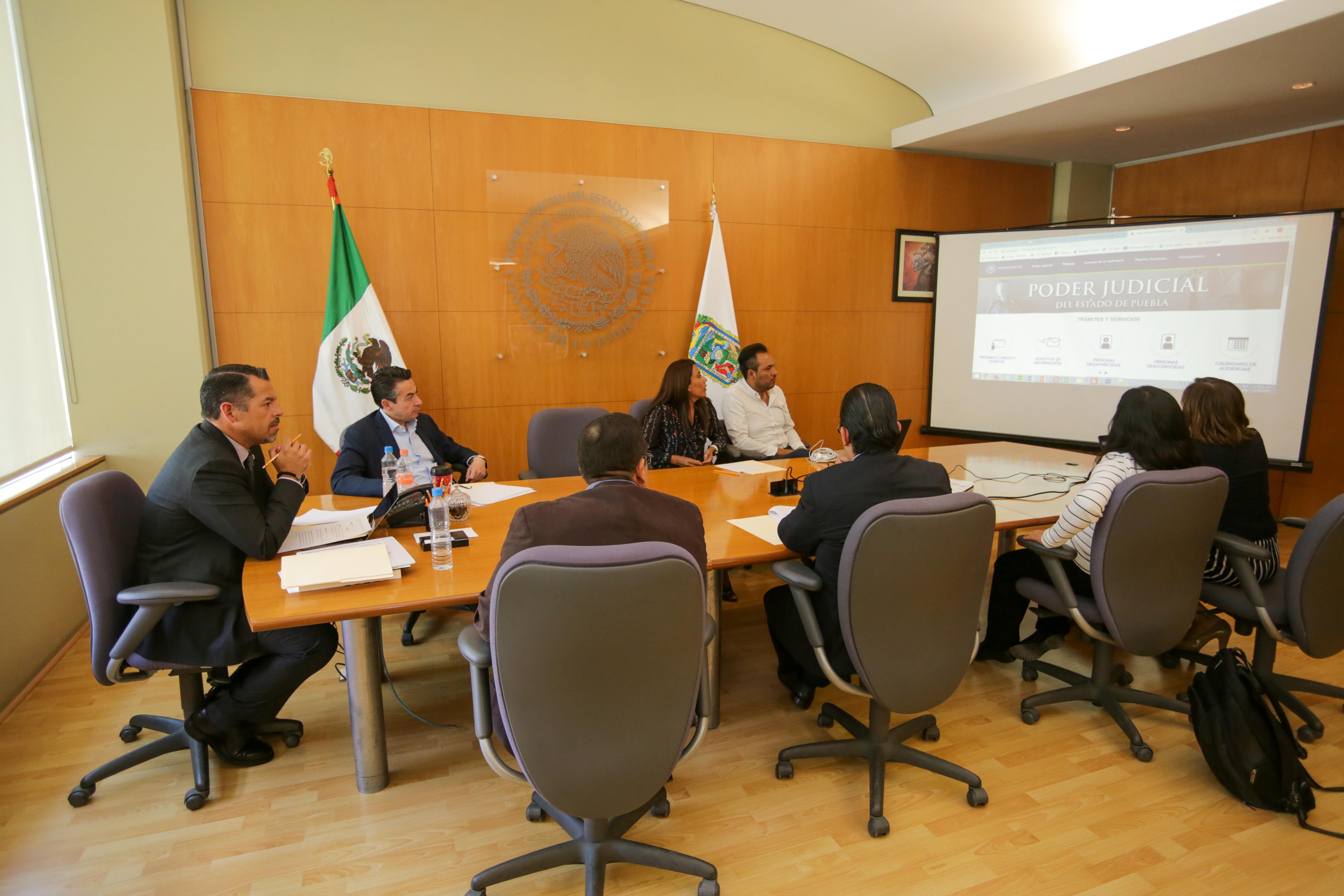 Presenta el poder judicial de Puebla nueva página web