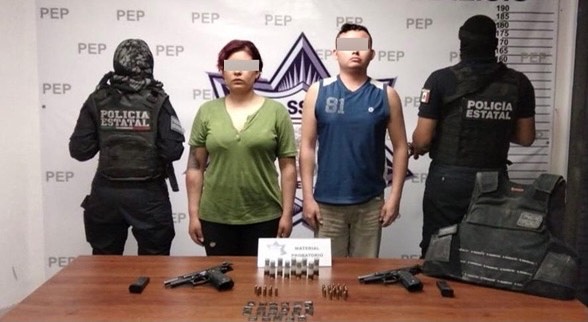 Detienen a policías de Tehuacán con armas y droga en Miahuatlán