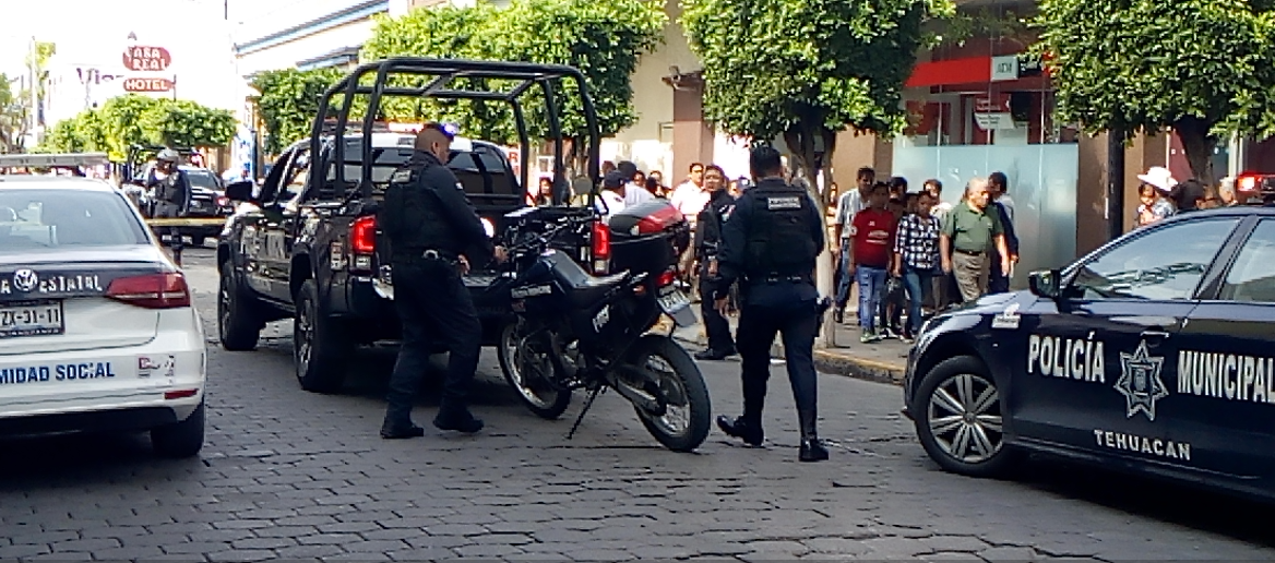 Ratero balea a policía en el centro de Tehuacán