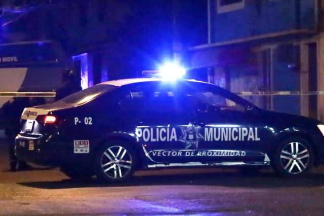 Tensión en Atzizihuacan: pobladores retienen a policías