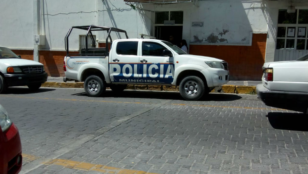 Policía frustra robo de camioneta en Tecamachalco
