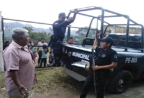 Causa enojo detención de menor de edad en Ayotoxco de Guerrero