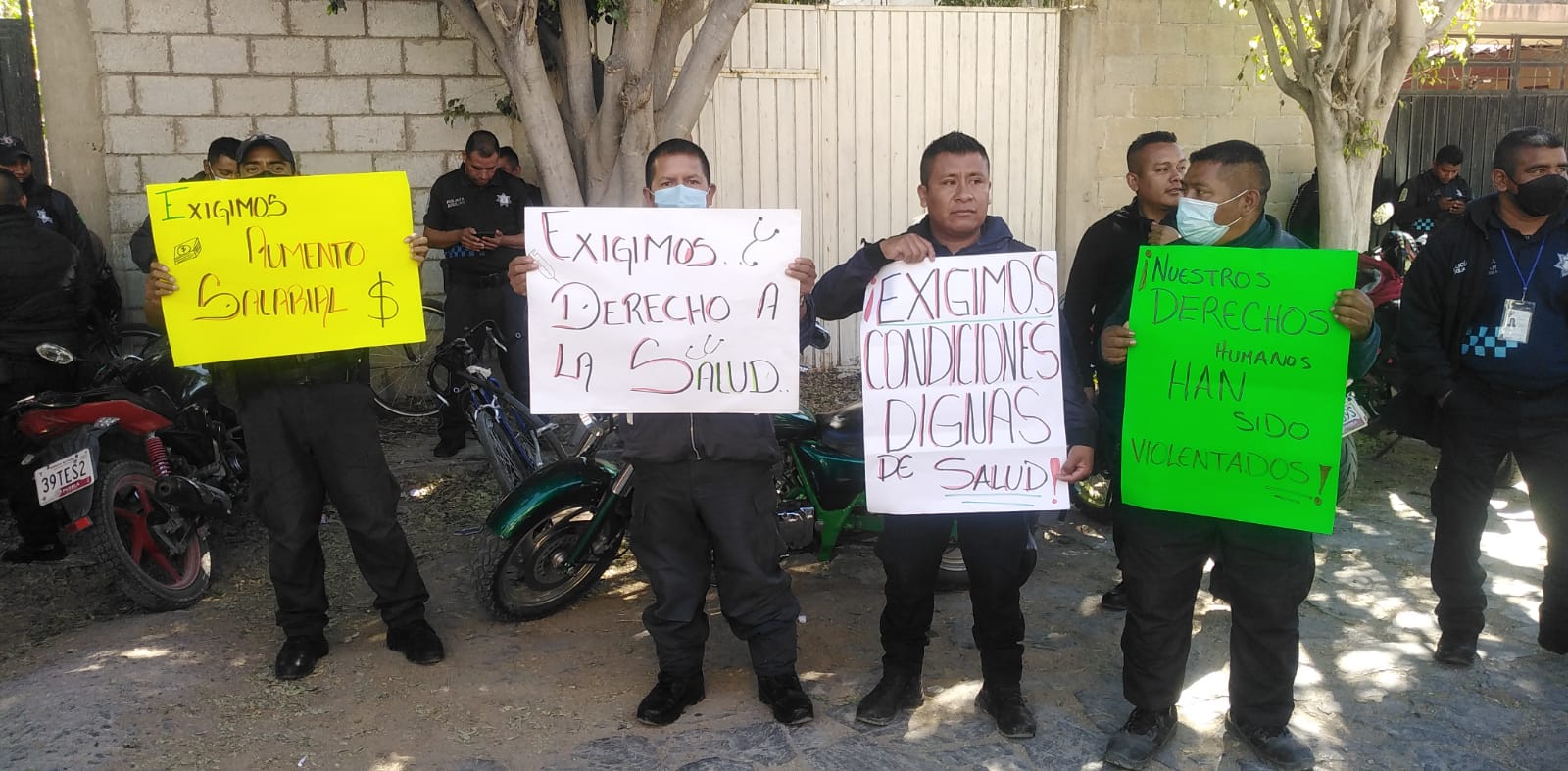 VIDEO Protestan elementos de la policía auxiliar de Tehuacán