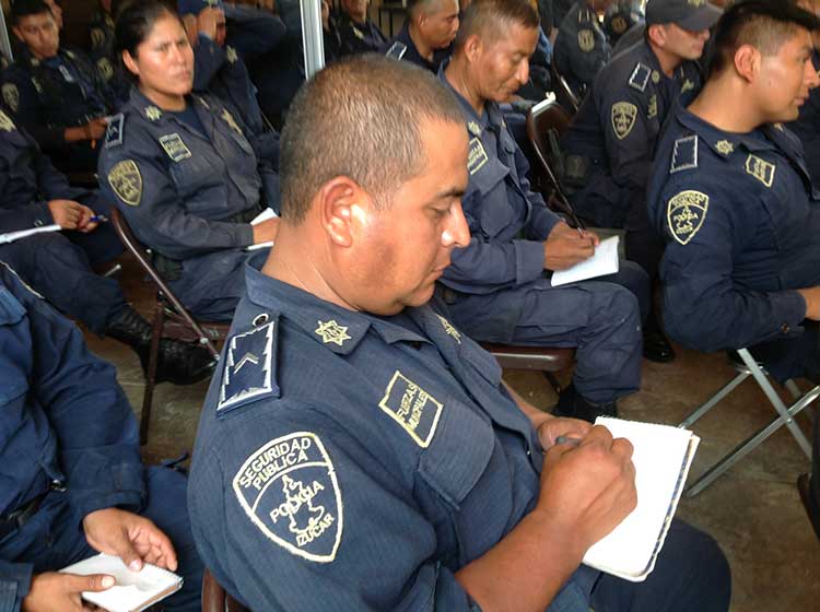 Con sobrepeso 30% de policías municipales de Izúcar
