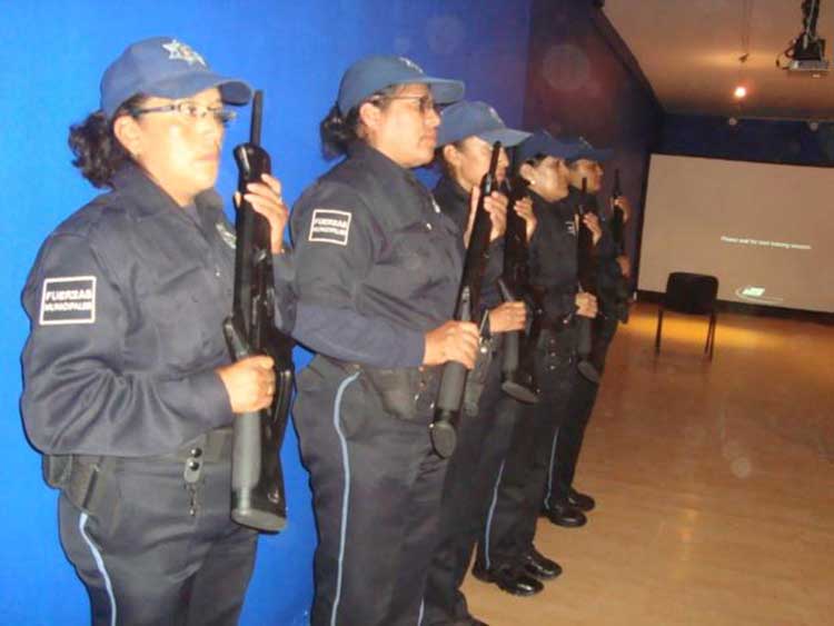 Por reprobar exámenes de confianza dan de baja a 12 policías de Texmelucan