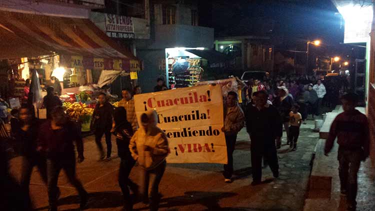 Policías de Huauchinango resguardan obras de Gasomex en Cuacuila