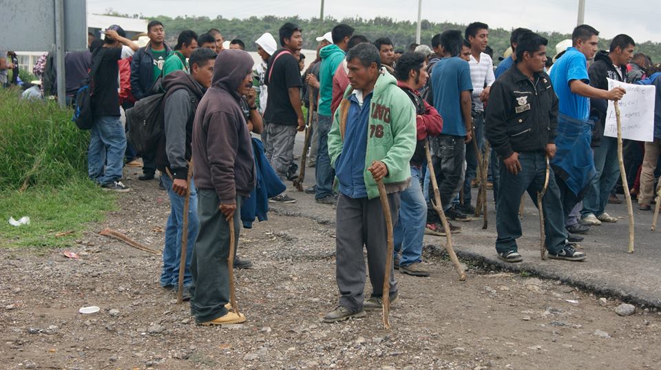 Violento desalojo deja seis detenidos y varios heridos en el CIS de Tehuacán