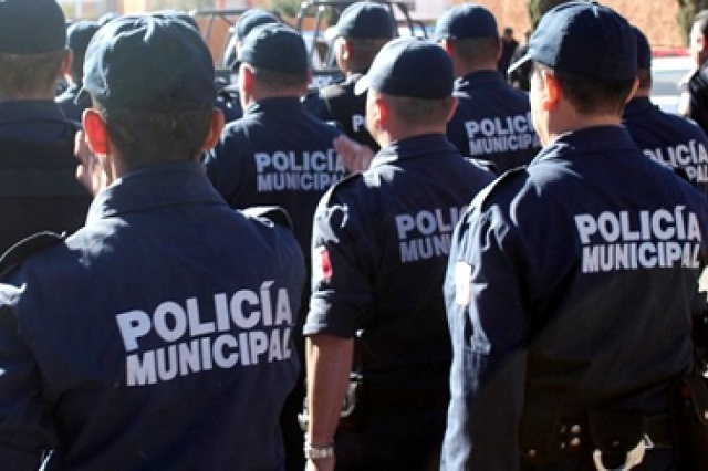 Avala Rivera propuesta para regresar mil policías a la capital