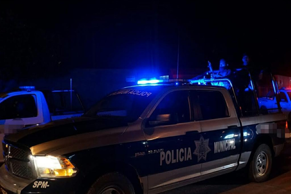 A balazos, comando ataca a policías de San Antonio Cañada