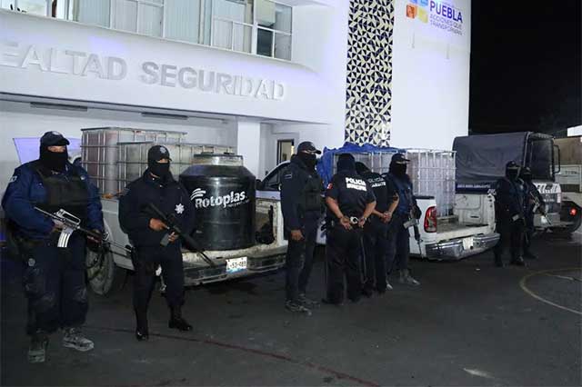 Detienen a dos policías de Puebla que escoltaban convoy de huachicoleros