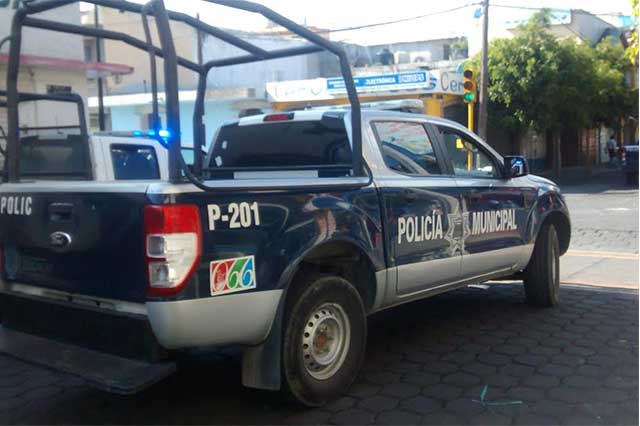Detienen a dos policías de Puebla que escoltaban convoy de huachicoleros