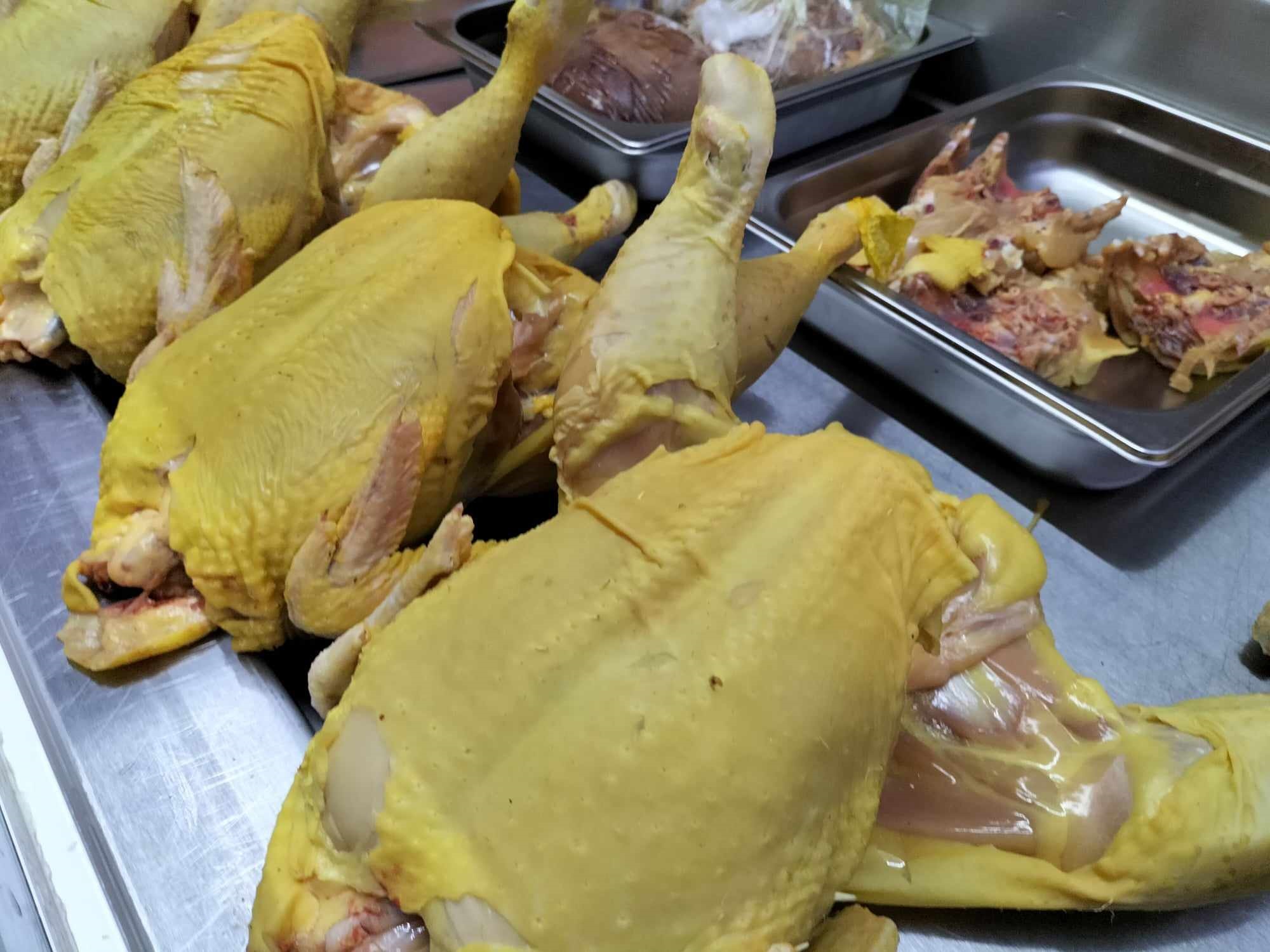 Encarece el pollo en Tehuacán; diariamente sube alrededor de 1 peso