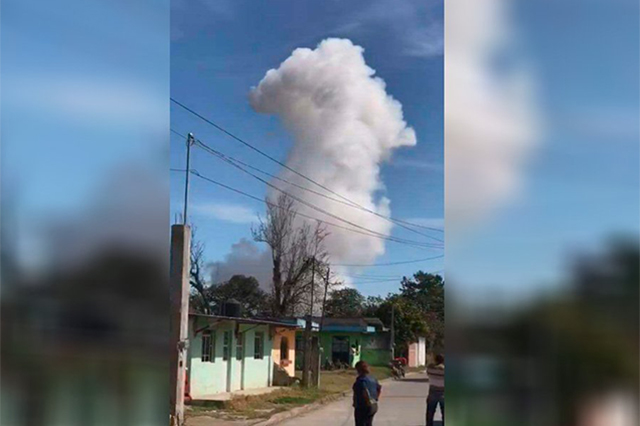 Fallecen regidor de Xiutetelco y 2 más tras explosión de polvorín 