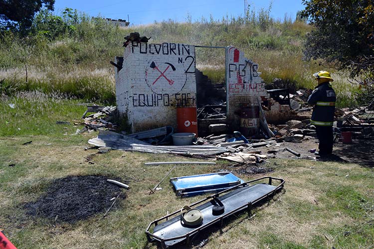 Un muerto y dos heridos deja explosión de polvorín en Tochtepec