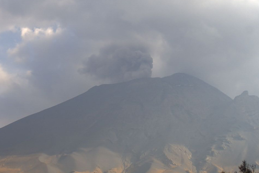 Popocatépetl registra 14 exhalaciones y dos sismos