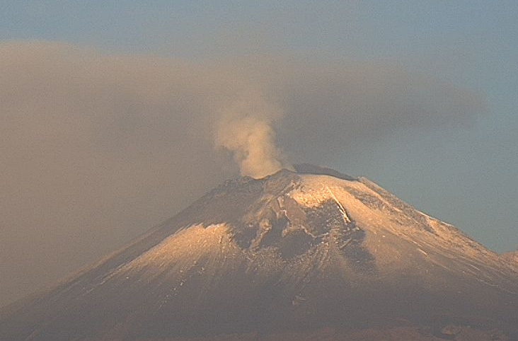 Popocatépetl registra 103 exhalaciones y 679 minutos de tremor
