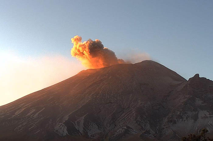 Popocatépetl registra 128 exhalaciones en 24 horas