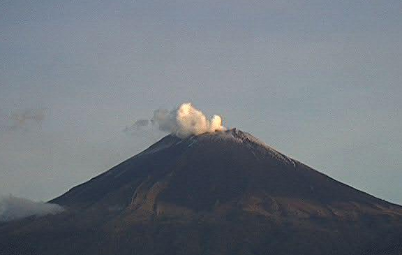 Popocatépetl registra 55 exhalaciones en 24 horas