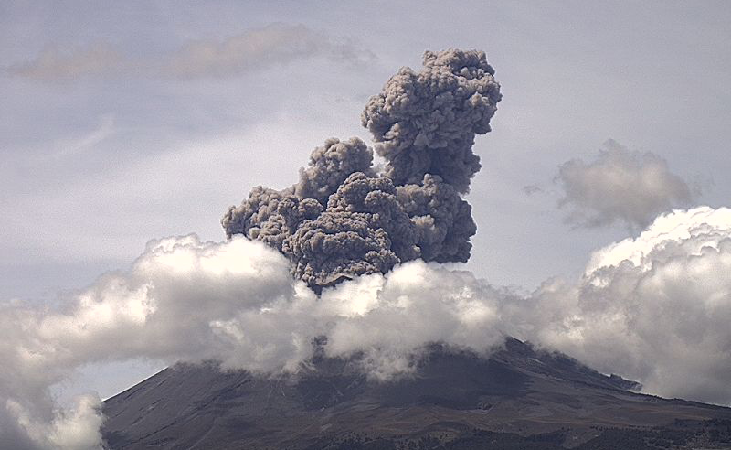 Popocatépetl registra dos explosiones y un sismo