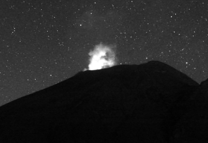 Popocatépetl registra dos sismos y 24 exhalaciones