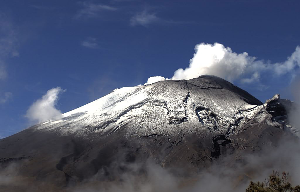 Popocatépetl registra 31 exhalaciones y 604 minutos de tremor