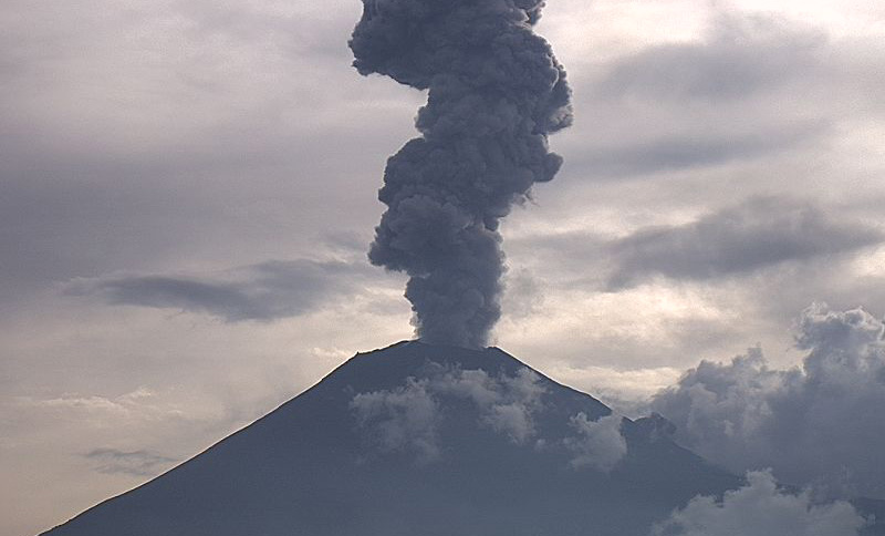 Registran 112 exhalaciones y 223 minutos de tremor en el Popocatépetl 
