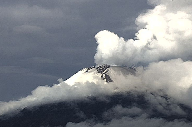 Popocatépetl registra 97 exhalaciones en 24 horas