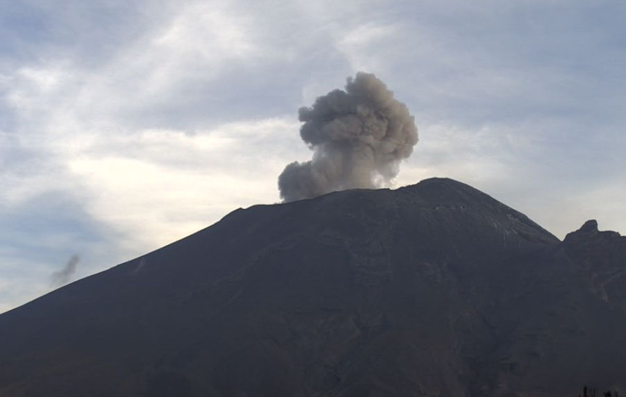 Popocatépetl registra 16 exhalaciones y un sismo volcanotectónico