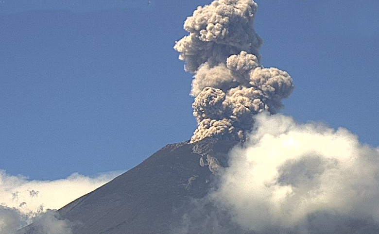 Popocatépetl registra explosiones y sismo volcanotectónico