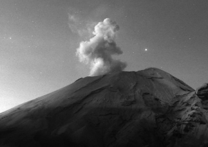 Popocatépetl registra 117 exhalaciones y 142 minutos de tremor