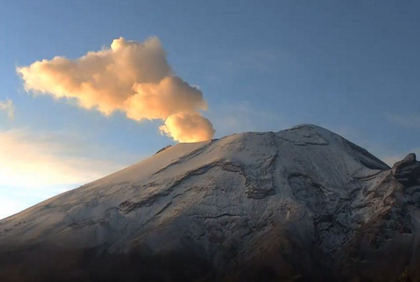 Popocatépetl registra 16 exhalaciones y 14 minutos de tremor