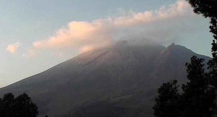 Popocatépetl emite 80 exhalaciones en 24 horas