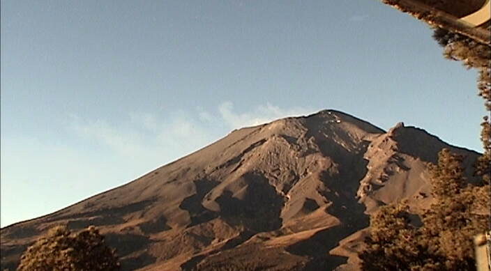 Popocatépetl registra incandescencia sobre el cráter
