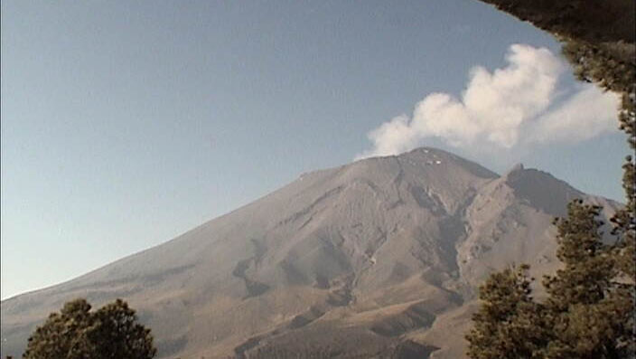 Reporta Cenapred incandescencia en el Popocatépetl