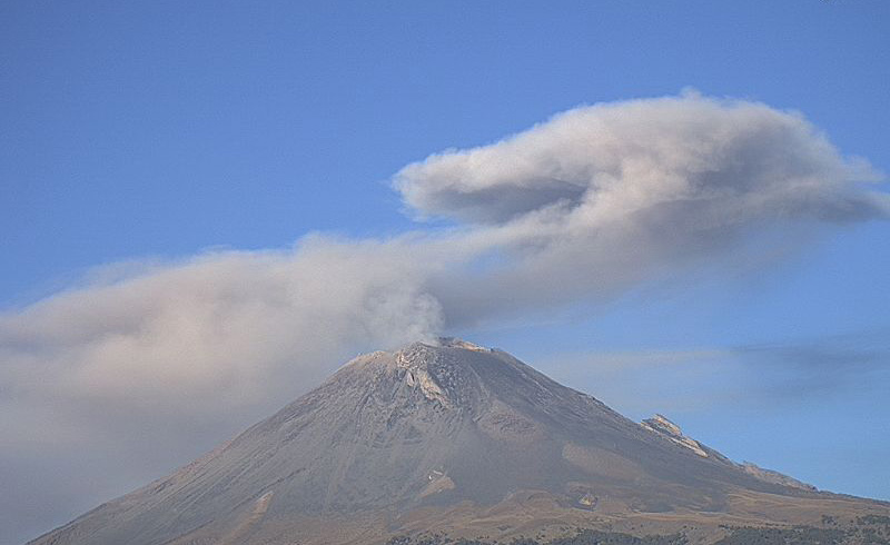 VIDEO Popocatépetl registra 152 exhalaciones y 7 explosiones en 24 horas