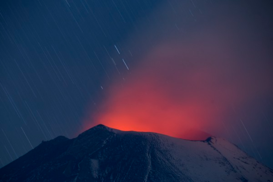 El Popocatépetl lanza fragmentos incandescentes esta madrugada
