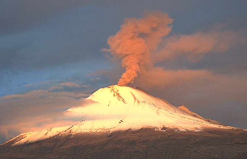 VIDEO Mañana de explosiones en el Popocatépetl: se registran dos