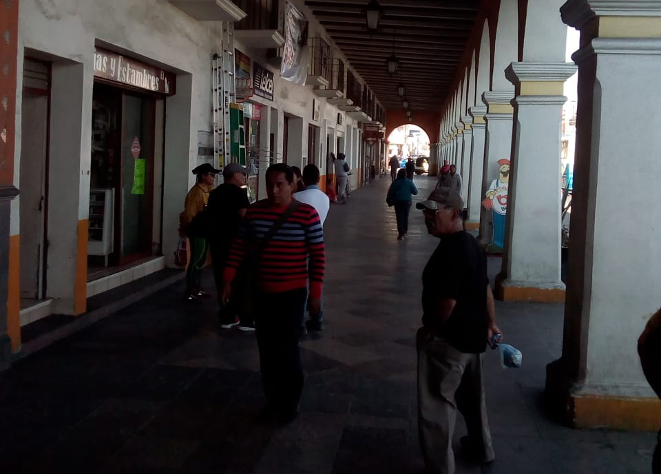 Con apoyo de SEDENA desalojan a comerciantes de portales de Acatzingo