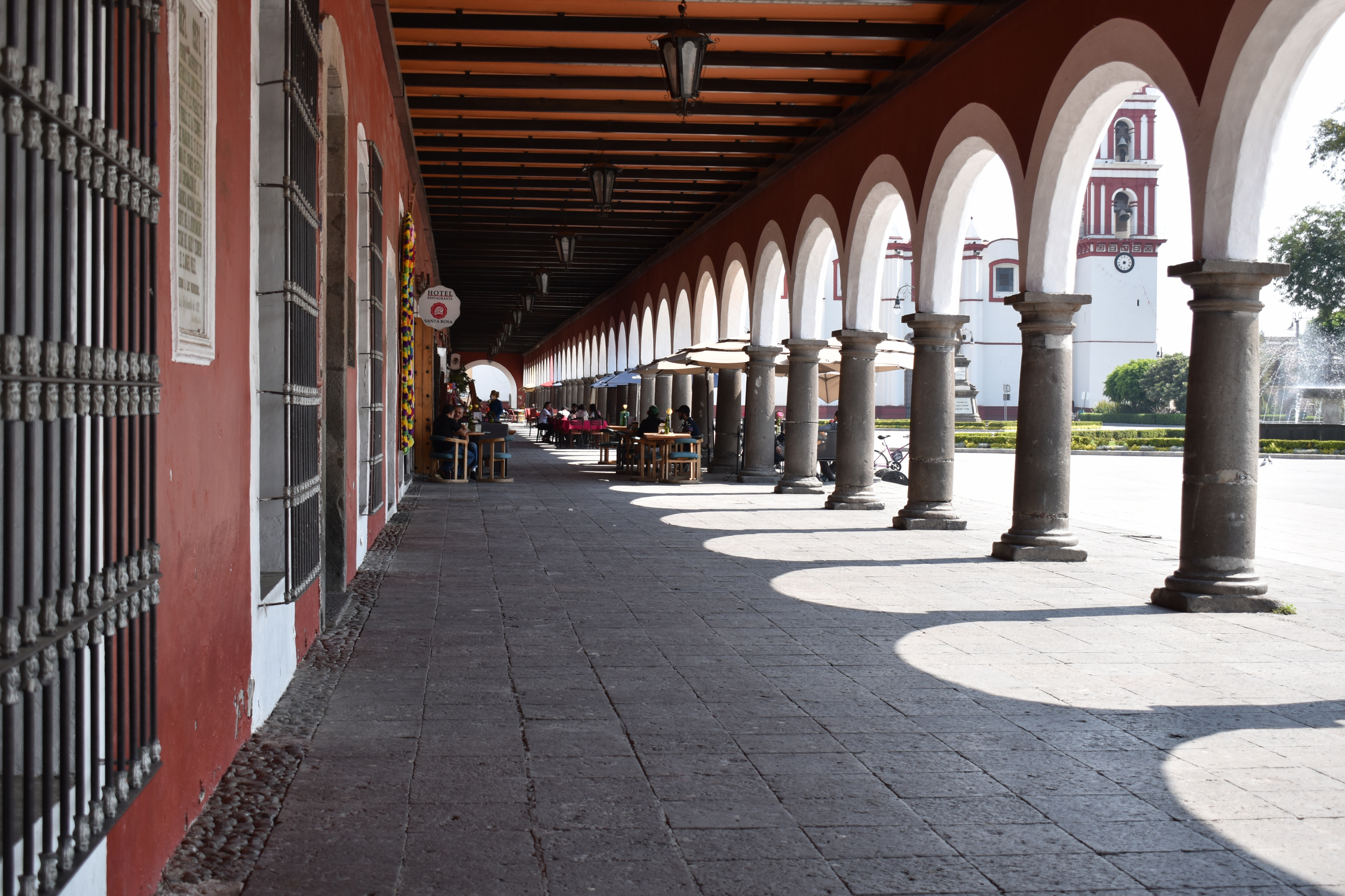 Inicia rehabilitación de los portales de Cholula; no serán azules