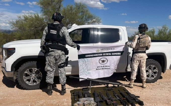 Incautan GN y Sedena armas largas, cargadores y cartuchos en Sonora