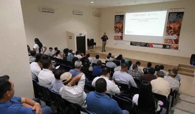 Agricultura capacita a 100 especialistas erradicar el gusano barrenador del ganado