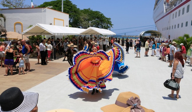 Fiestas Patrias dejarán derrama de 30 mil mdp por consumo de servicios turísticos